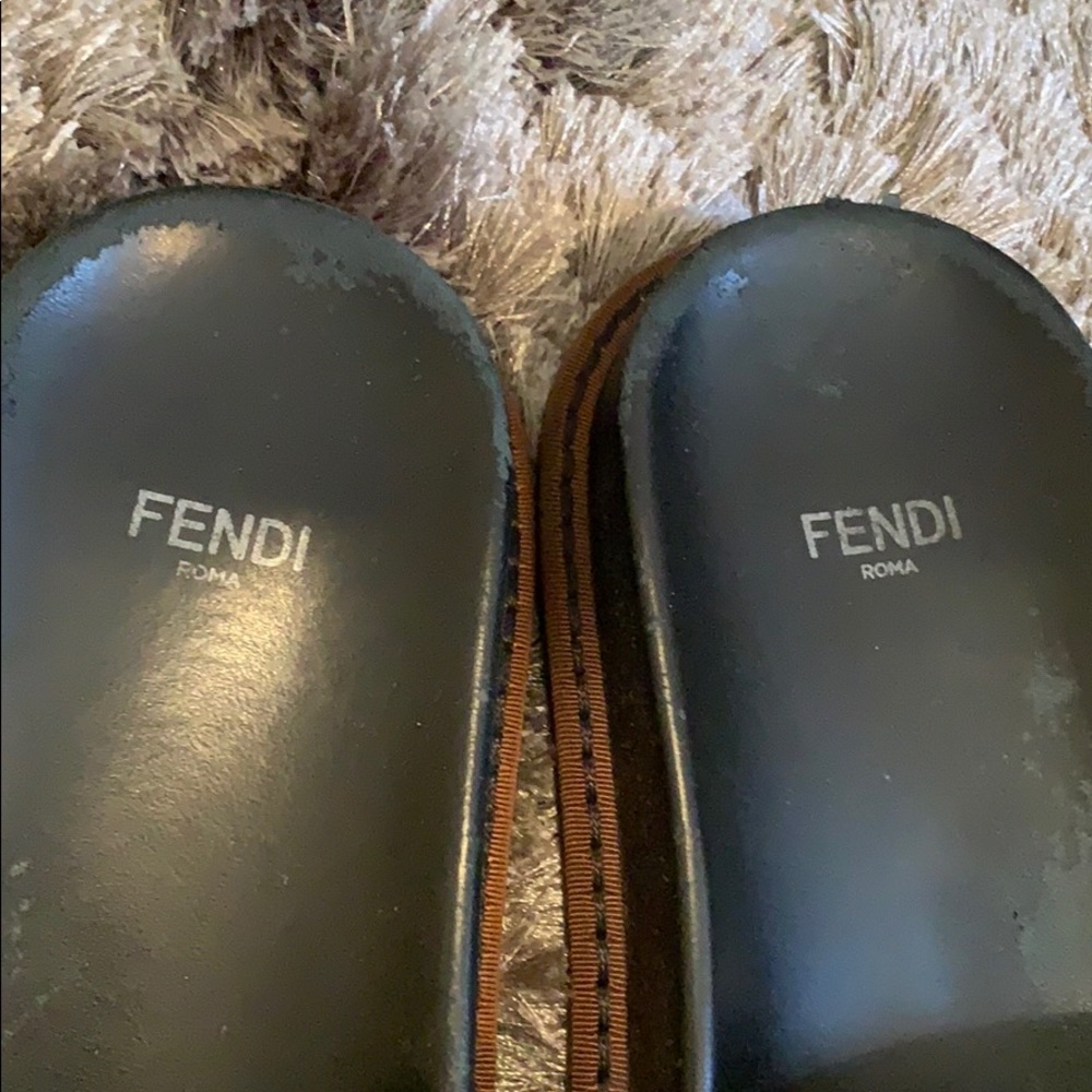 FENDI Logo Multicolor Slides - Picture 6 of 8